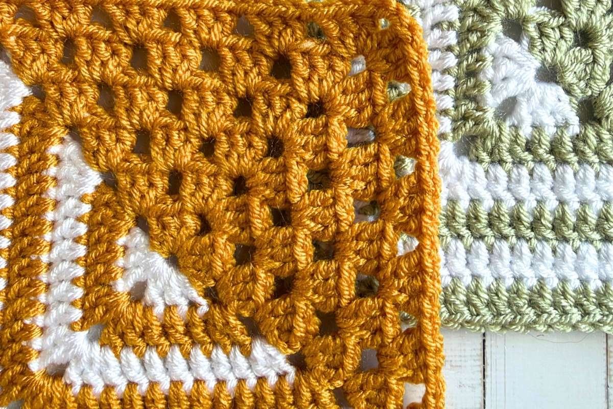 Swatch of the crochet split granny square
