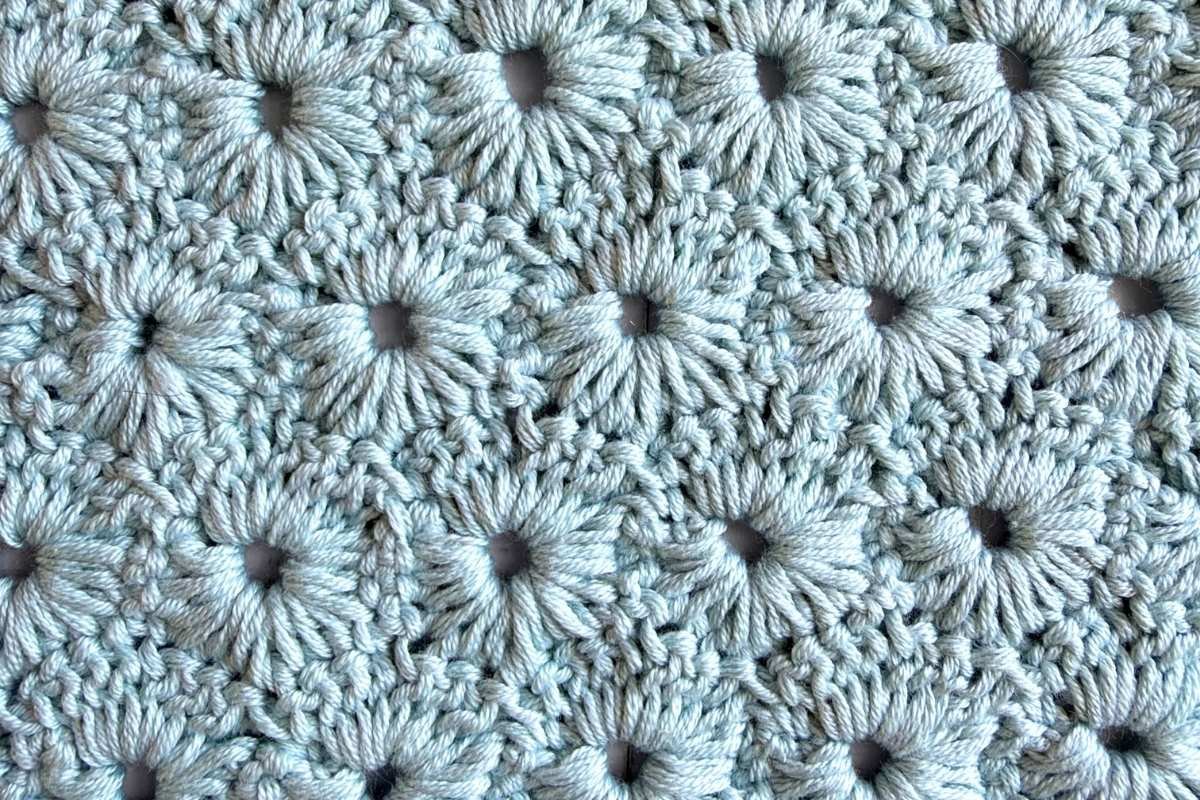 Close up of the crochet sunburst fan stitch