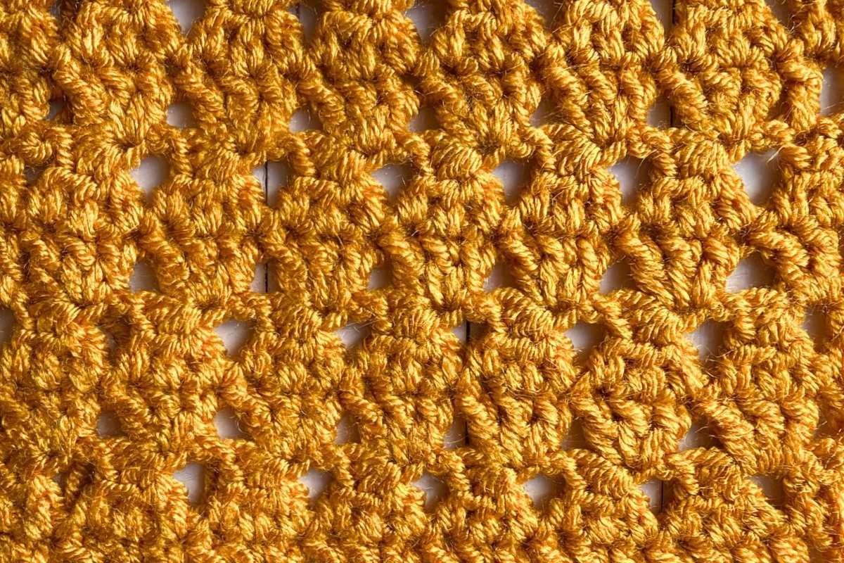 Swatch of the crochet interlocking cluster stitch