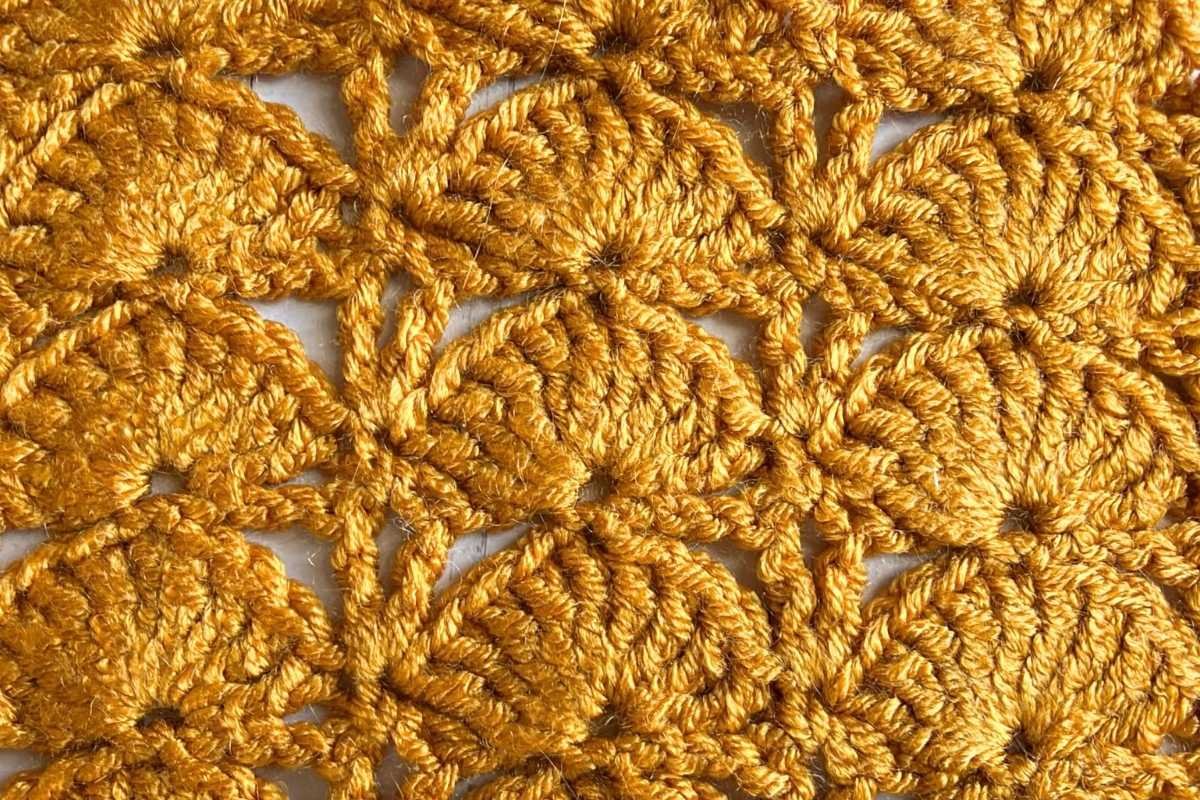 Swatch of the crochet peacock shell stitch